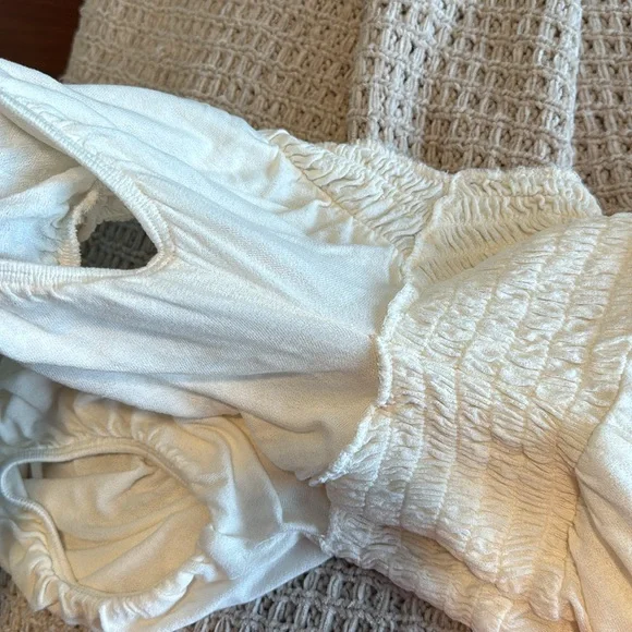 White Urban Outfitters Milkmaid Blouse in Small - Picture 5 of 5